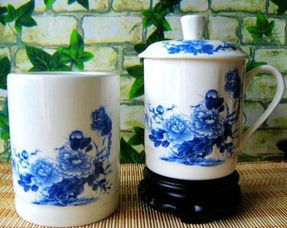 骨瓷青花笔筒套装,商务办公礼品的首选精品,来自郭氏礼品